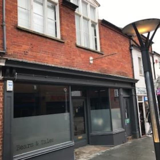 4 Lime St, Bedford à louer - Photo principale – Image 1 sur 3