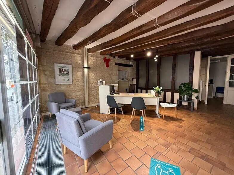 Local commercial dans Azay-le-Rideau à louer - Hall d’entrée – Image 2 sur 6