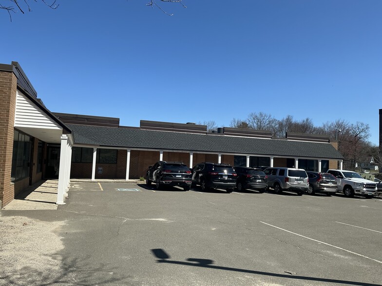 2 Lakewood Rd, Waterbury, CT à louer - Photo de l’immeuble – Image 2 sur 10