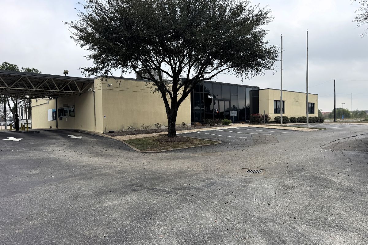 7125 Gulf Fwy, Houston, TX à vendre Photo principale– Image 1 sur 4