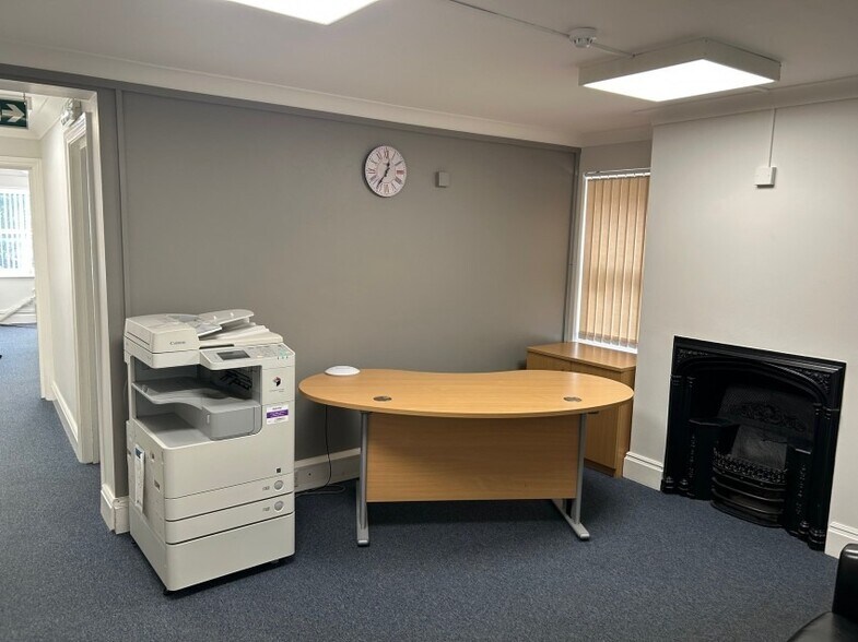 58 Guildford St, Chertsey à louer - Photo intérieure – Image 3 sur 8