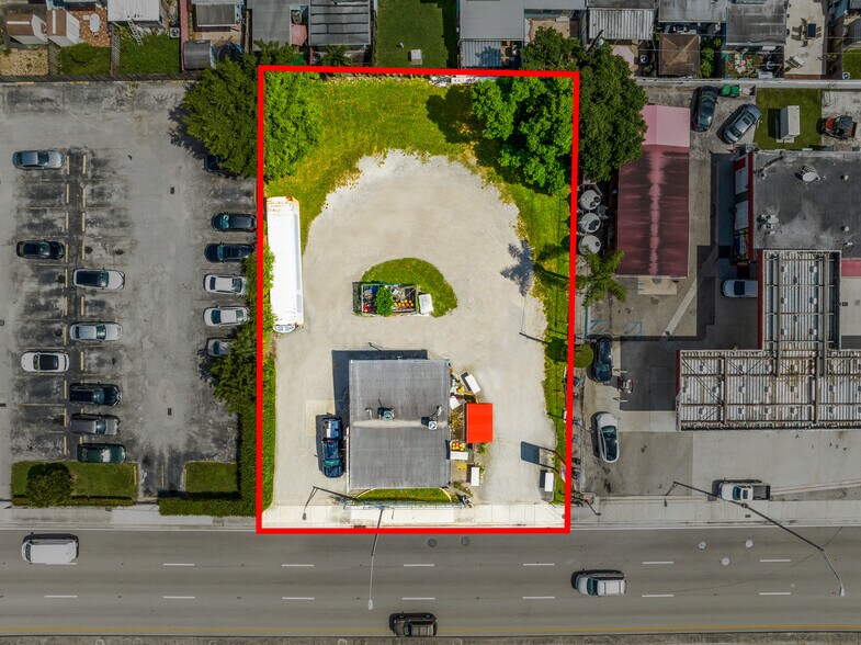 10737 Sw 40th St, Miami, FL à louer - Photo de l’immeuble – Image 2 sur 22