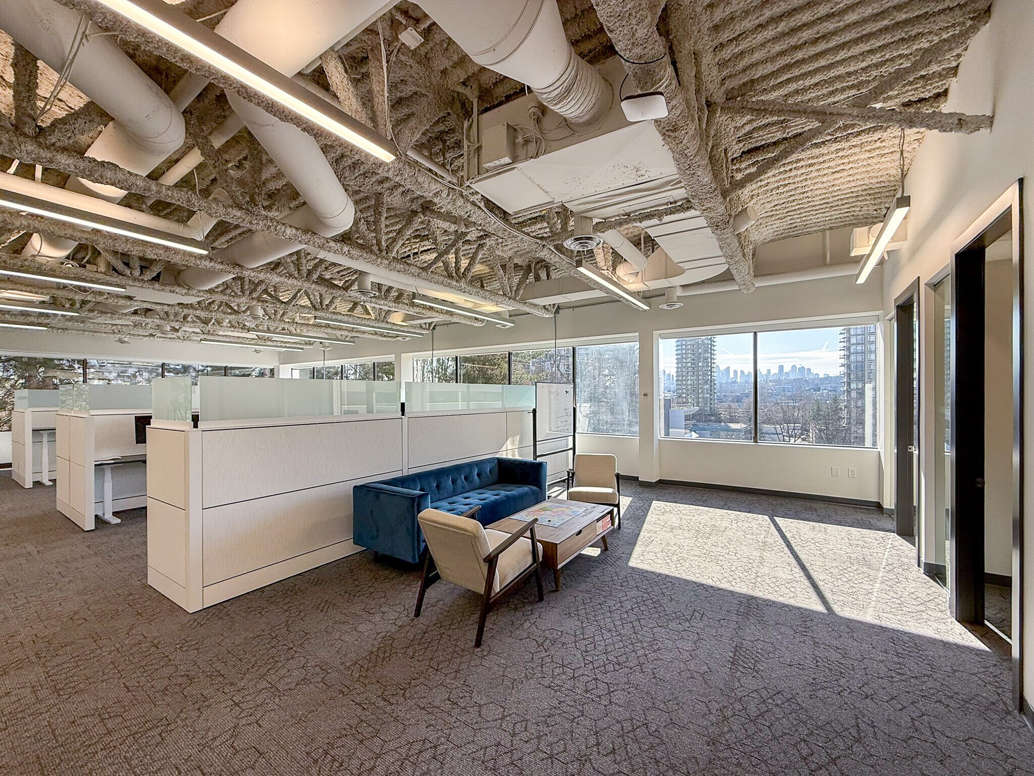 4190 Lougheed Hwy, Burnaby, BC à louer Photo intérieure– Image 1 sur 9