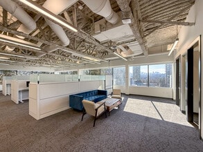 4190 Lougheed Hwy, Burnaby, BC à louer Photo intérieure– Image 1 sur 9