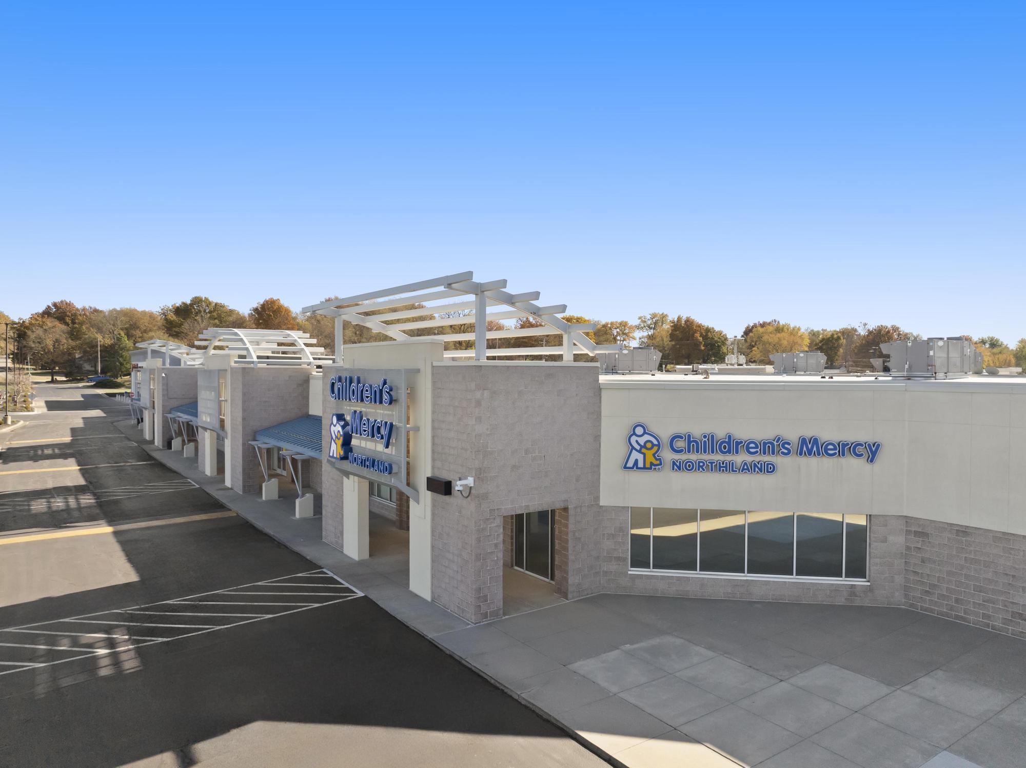 501 NW Barry Rd, Kansas City, MO à louer Photo de l’immeuble– Image 1 sur 10