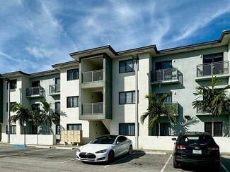 Plus de détails pour 100 E 9th St, Hialeah, FL - Logement à vendre