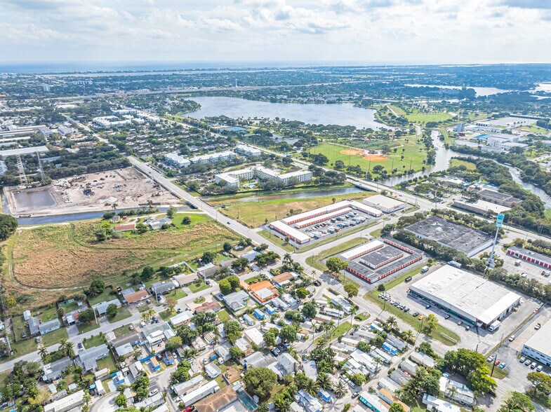 2648-2665 2nd Ave N, Lake Worth, FL à vendre - Photo de l’immeuble – Image 3 sur 9