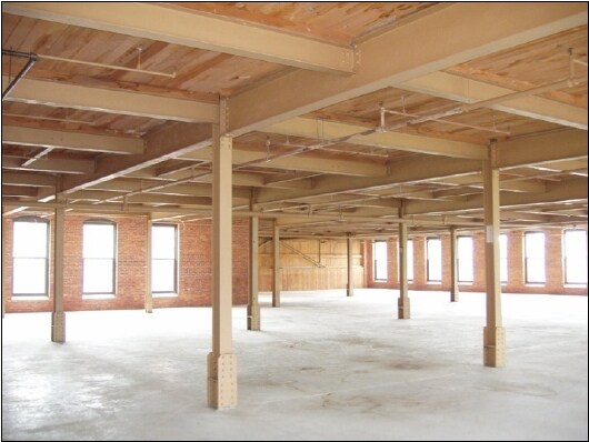 929 Riverside Dr, North Grosvenordale, CT à louer - Photo de l’immeuble – Image 2 sur 4