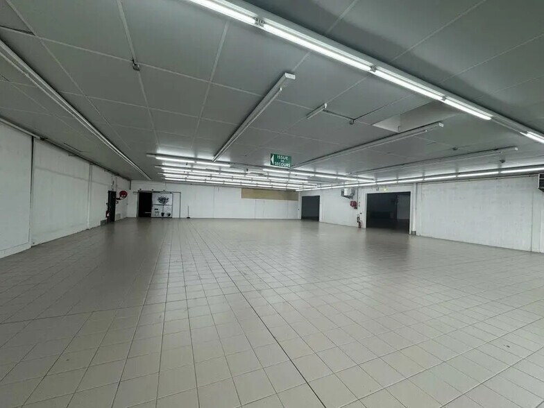 Bureau dans Carpiquet à louer - Photo intérieure – Image 2 sur 7