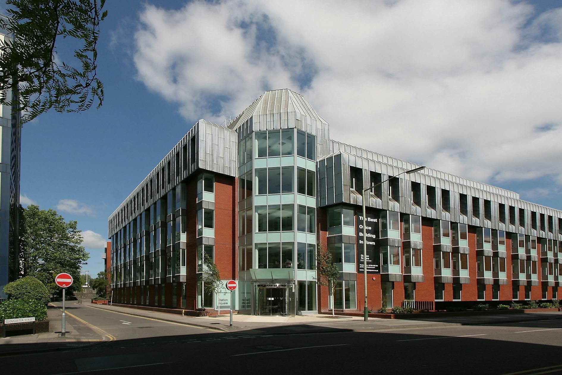 1 Gloucester St, Swindon à louer Photo de l’immeuble– Image 1 sur 2
