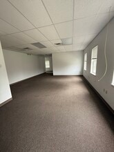 5010 Gateway Dr, Medina, OH à louer Photo de l’immeuble– Image 1 sur 36