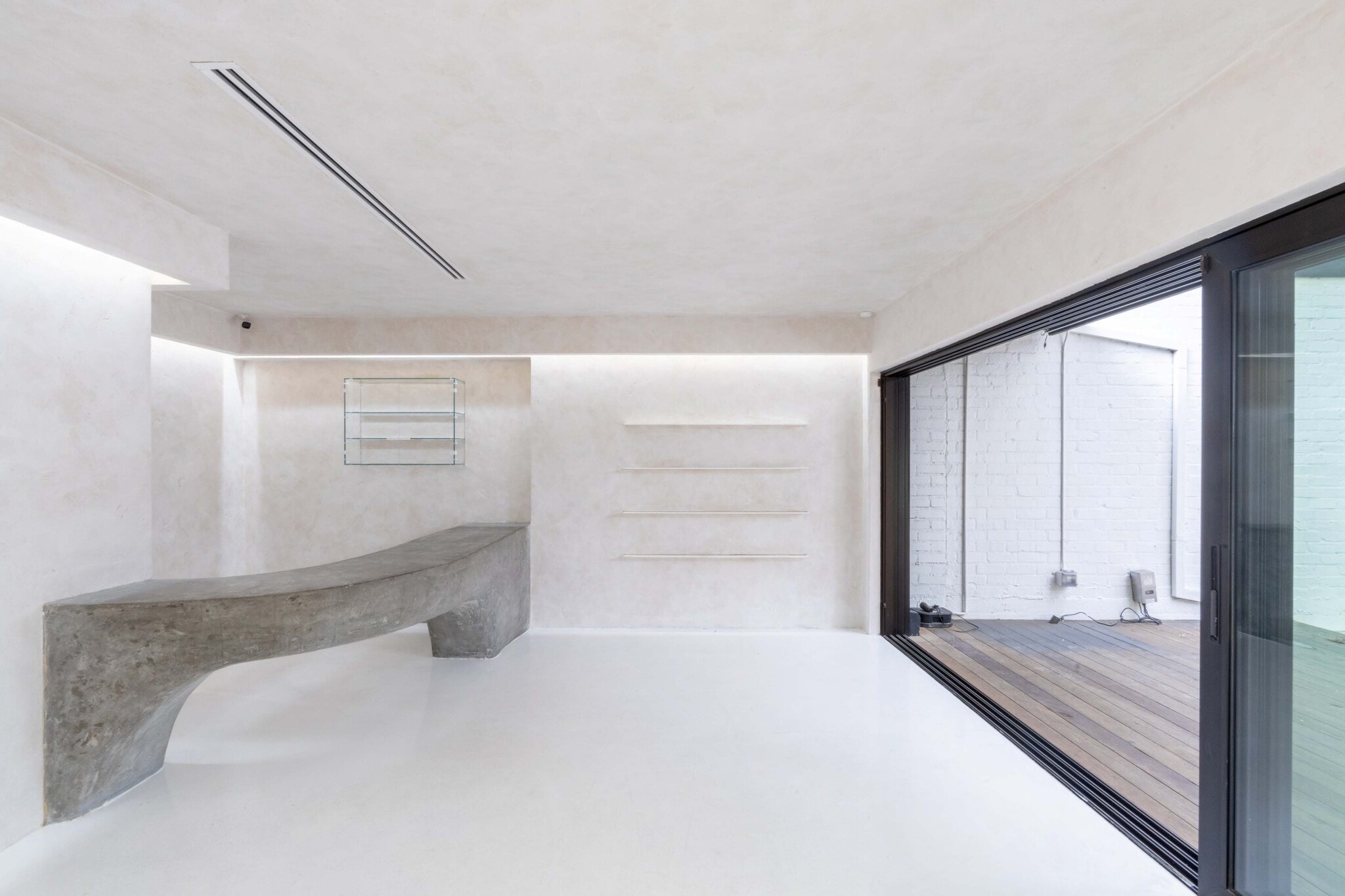 8271 Beverly Blvd, Los Angeles, CA à louer Photo intérieure– Image 1 sur 8