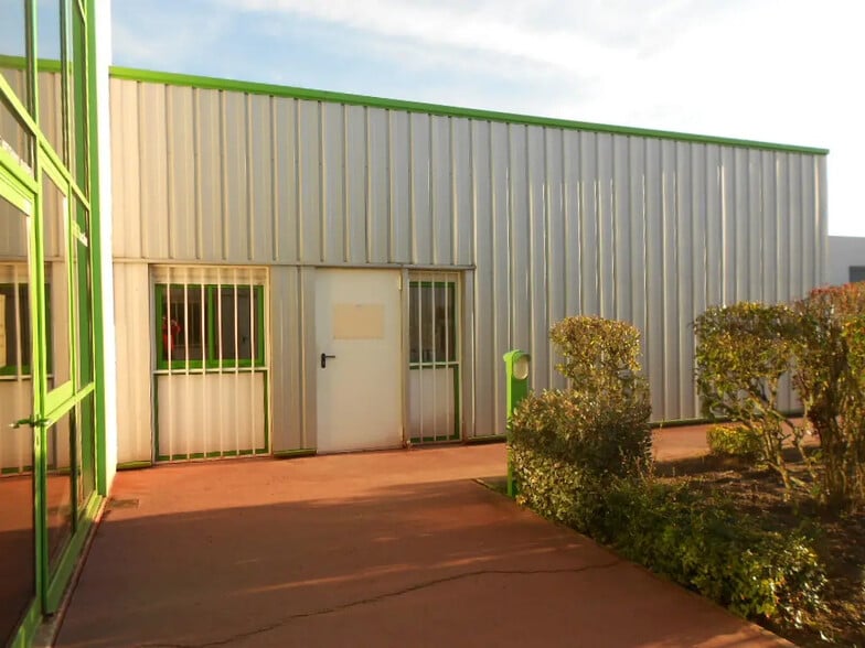 115 Rue De Curembourg, Fleury-les-Aubrais à louer - Photo de l’immeuble – Image 1 sur 9