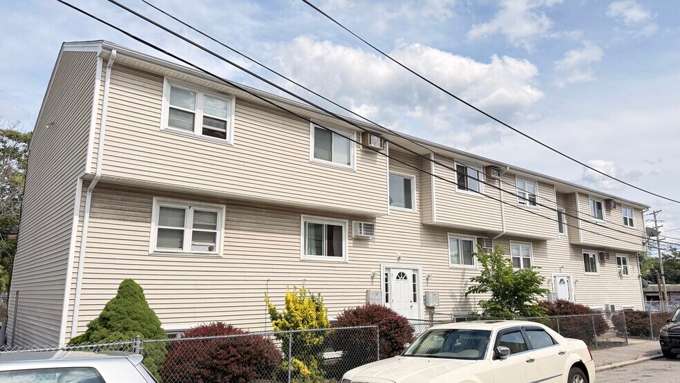 9 Melton St, Pawtucket, RI à vendre - Photo de l’immeuble – Image 2 sur 19