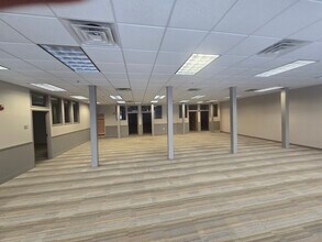 1174 Kingstown Rd, South Kingstown, RI à louer Photo intérieure– Image 2 sur 12