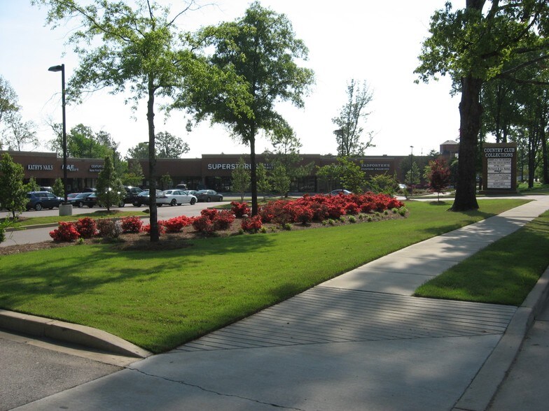 2150 W Poplar Ave, Collierville, TN à louer - Photo principale – Image 1 sur 11
