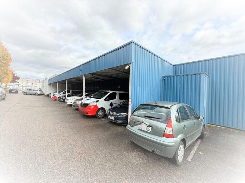 Local d'activités dans Besancon à vendre - Photo de l’immeuble – Image 1 sur 14