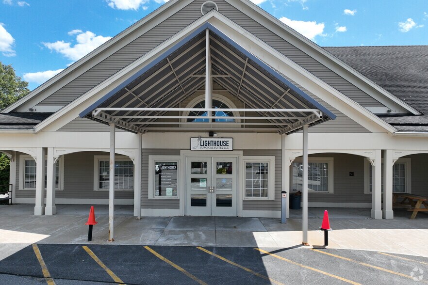 2 Market Pl, Hollis, NH à louer - Photo de l’immeuble – Image 3 sur 4