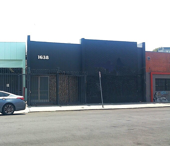 1638-1646 E. 23rd St Warehouse Portfolio portefeuille de 4 biens à vendre sur LoopNet.fr - Photo de l’immeuble – Image 2 sur 6