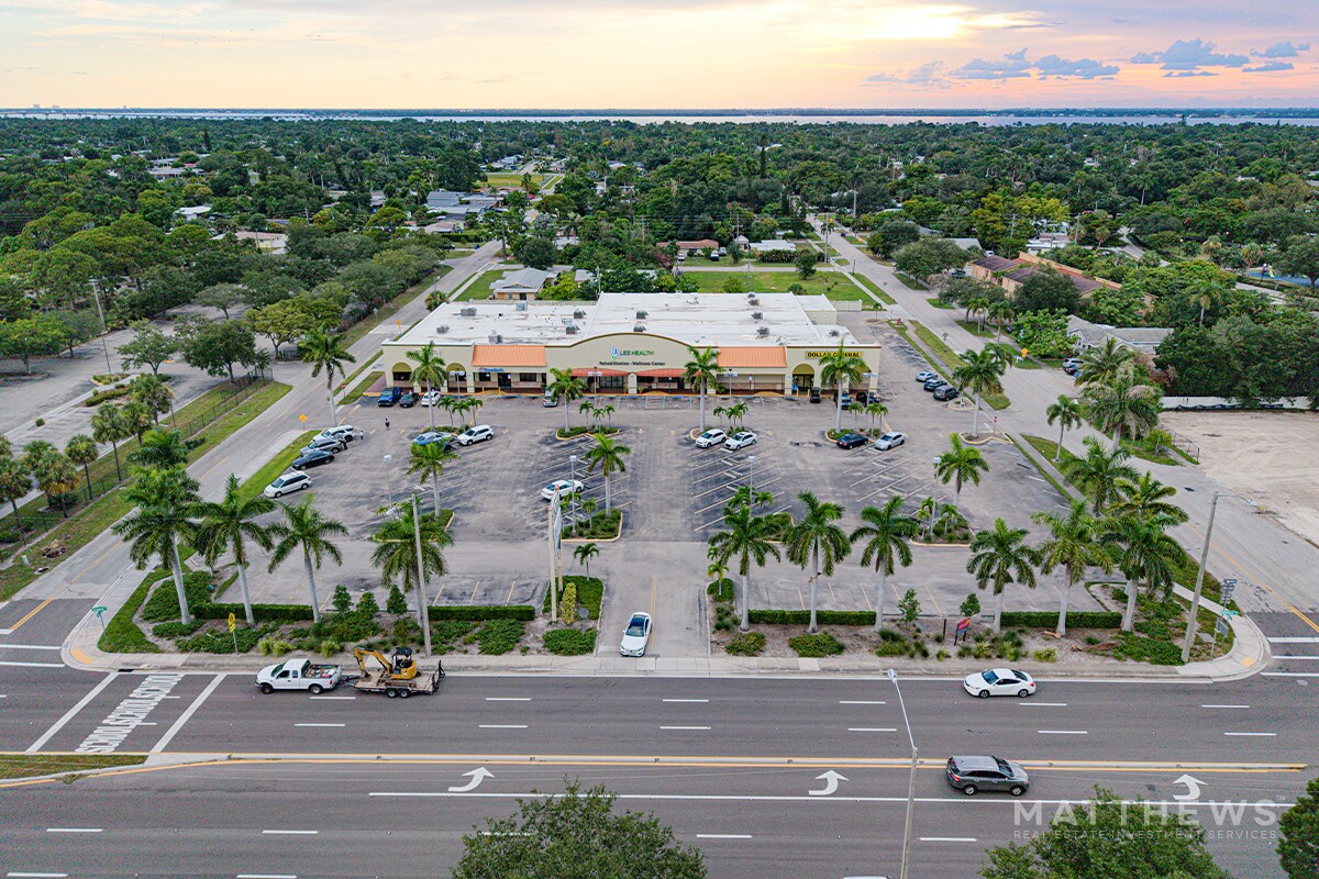 3110-3134 S Cleveland Ave, Fort Myers, FL à vendre Photo de l’immeuble– Image 1 sur 4