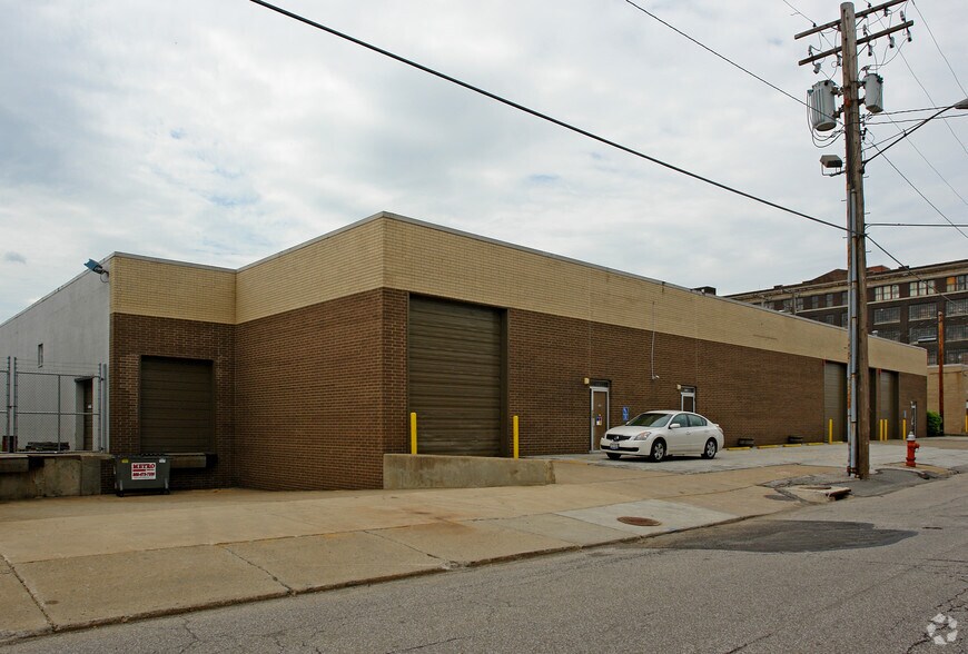 4110-4140 Commerce Ave, Cleveland, OH à vendre - Photo de l’immeuble – Image 2 sur 6