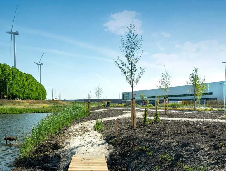 11 Chemin De Crèvecoeur, Saint-Denis à louer - Photo de l’immeuble – Image 2 sur 4