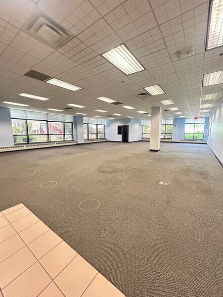 22 N 1st St, Newark, OH à louer - Photo de l’immeuble – Image 2 sur 52