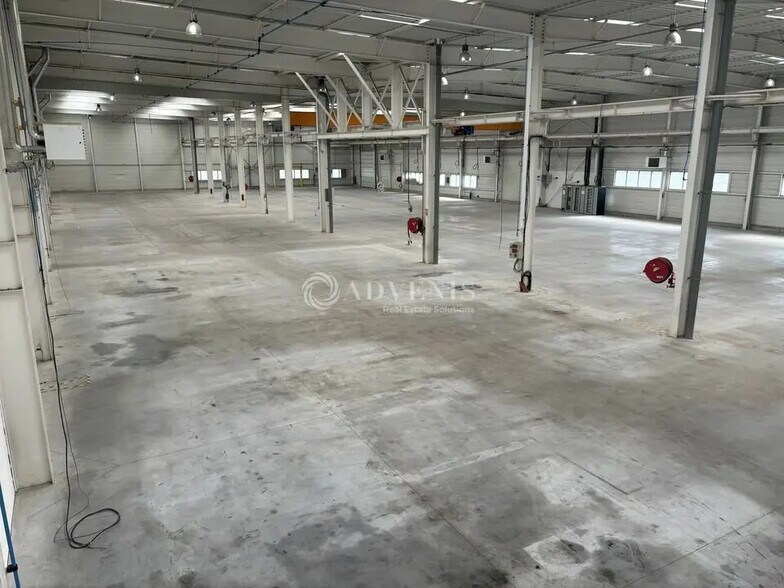 Local d’activités dans Le Mans à louer - Photo intérieure – Image 2 sur 3