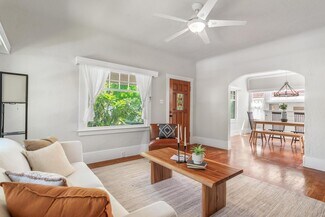 Plus de détails pour 1700 U St, Sacramento, CA - Logement à vendre