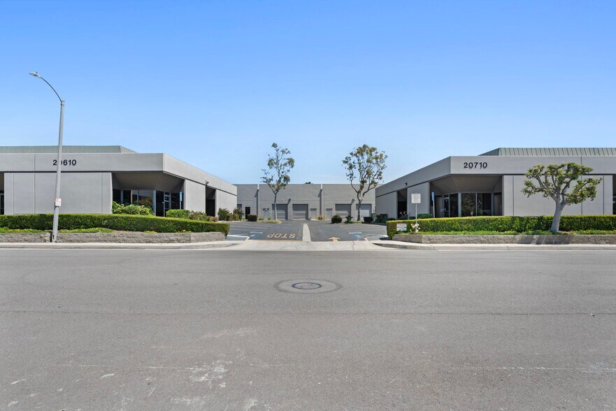 20610 Manhattan Pl, Torrance, CA à louer - Photo de l’immeuble – Image 3 sur 6