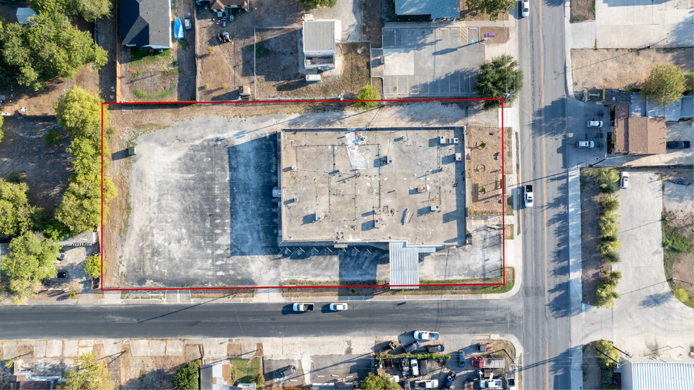 2402-2406 Commercial Ave, San Antonio, TX à vendre - Photo de l’immeuble – Image 2 sur 16
