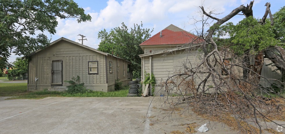 2211-2215 Park Ave, Dallas, TX à louer - Photo de l’immeuble – Image 2 sur 6