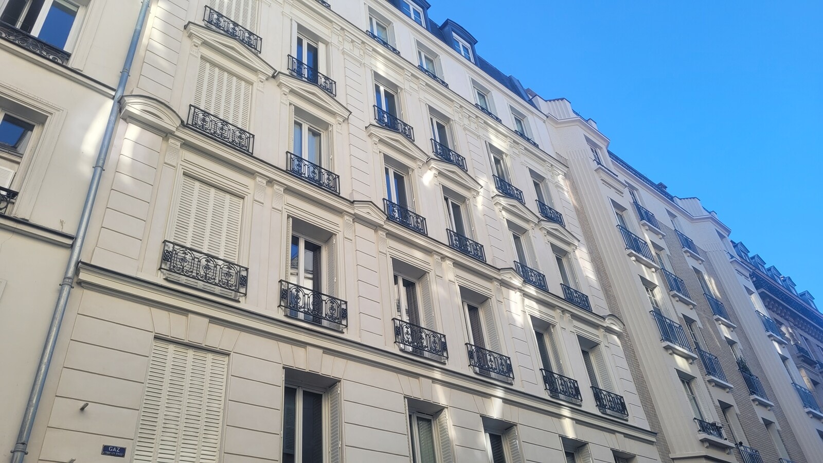 89 Rue Truffaut, Paris, PAR 75017 -  -  - Photo intérieure - Image 2 of 5
