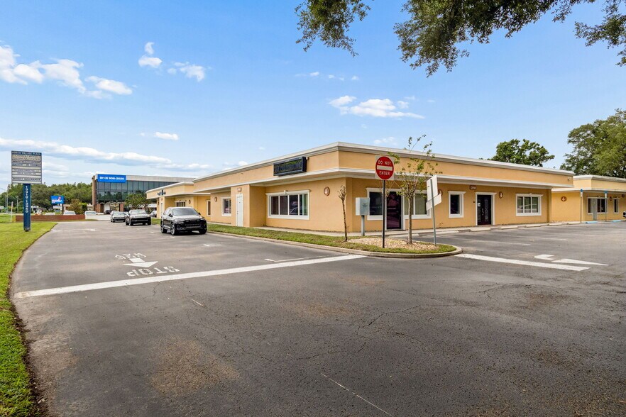 13940 N Dale Mabry, Tampa, FL à vendre - Photo de l’immeuble – Image 2 sur 22