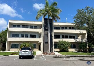 Plus de détails pour 585 N Courtenay Pkwy, Merritt Island, FL - Bureau à louer