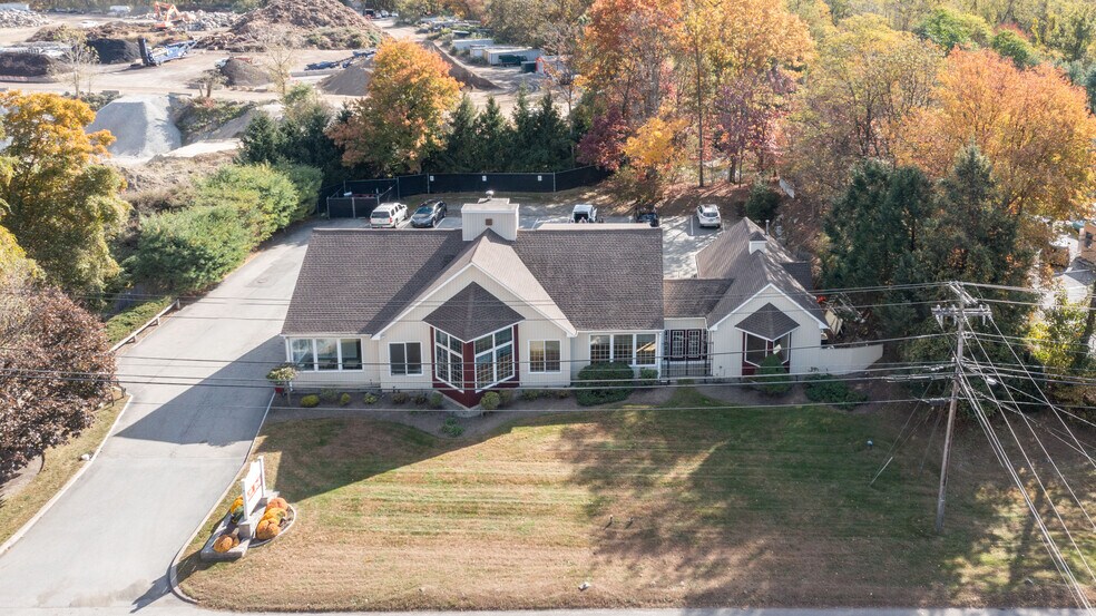 256 Route 100, Somers, NY à louer - Photo de l’immeuble – Image 3 sur 10
