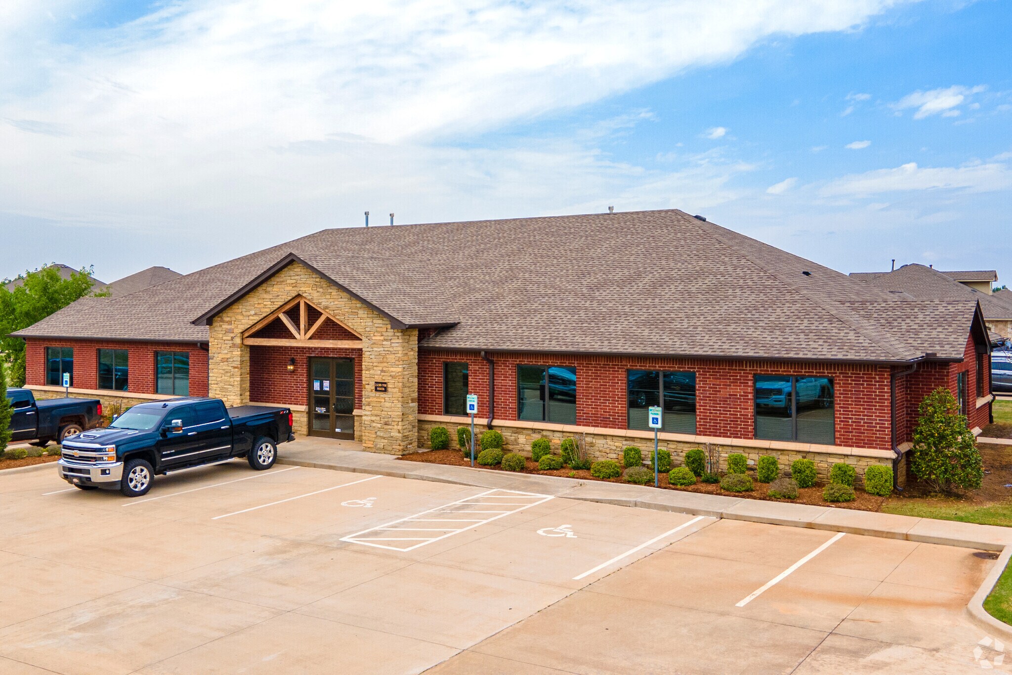 2220 NW 164th St, Edmond, OK à vendre Photo principale– Image 1 sur 119