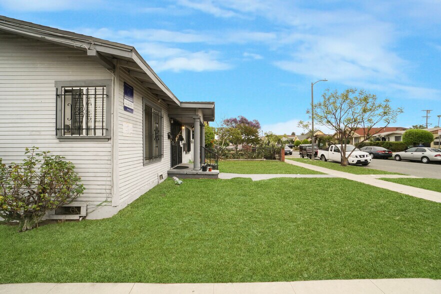 1457 W 52nd St, Los Angeles, CA à vendre - Photo de l’immeuble – Image 3 sur 8