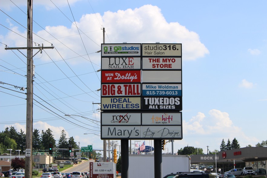 300-320 N Alpine Rd, Rockford, IL à vendre - Photo de l’immeuble – Image 3 sur 13