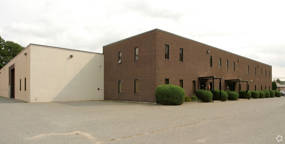205 Industrial Ave E, Lowell, MA à louer - Photo de l’immeuble – Image 2 sur 7