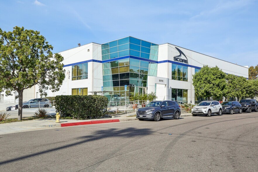 20701 Manhattan Pl, Torrance, CA à louer - Photo de l’immeuble – Image 2 sur 4