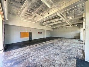 98-425 Kamehameha Hwy, Aiea, HI à louer Photo de l’immeuble– Image 2 sur 4
