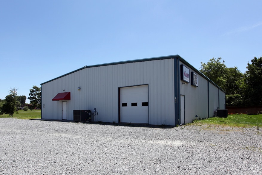 106 Scenic Dr, King, NC à louer - Photo principale – Image 1 sur 3