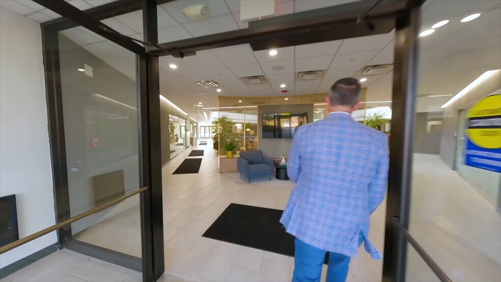 2275 Half Day Rd, Bannockburn, IL à louer - Vidéo sur l’annonce professionnelle – Image 2 sur 16