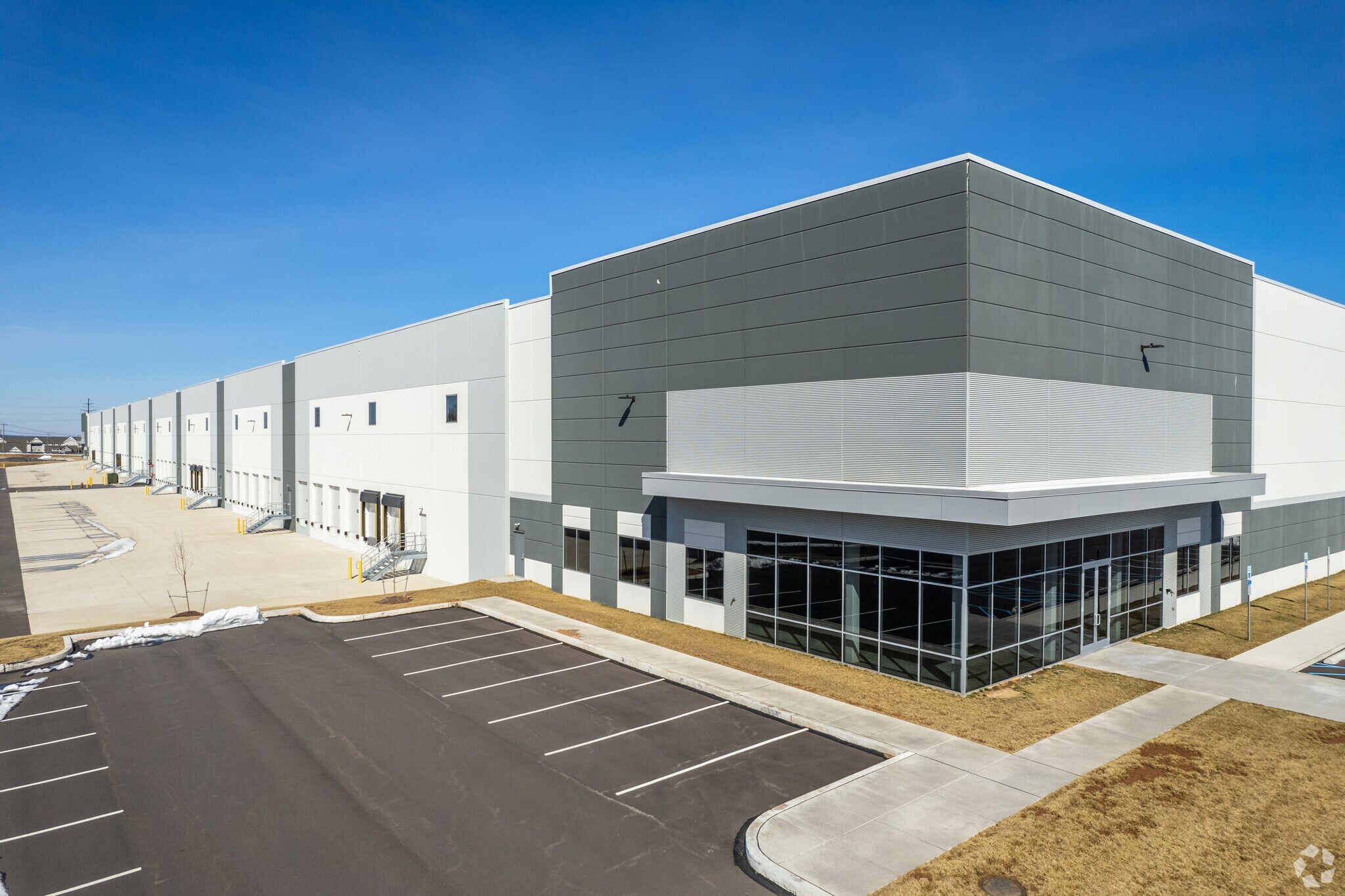 101 Commerce Dr, Hazleton, PA à louer Photo principale– Image 1 sur 10