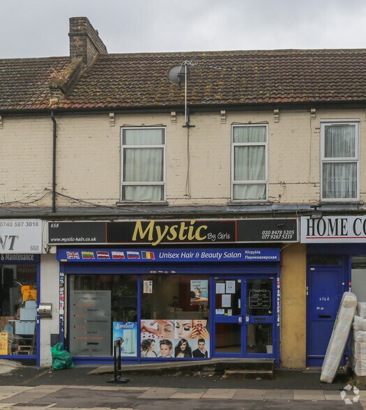 Romford Rd, Londres à vendre - Photo principale – Image 1 sur 3