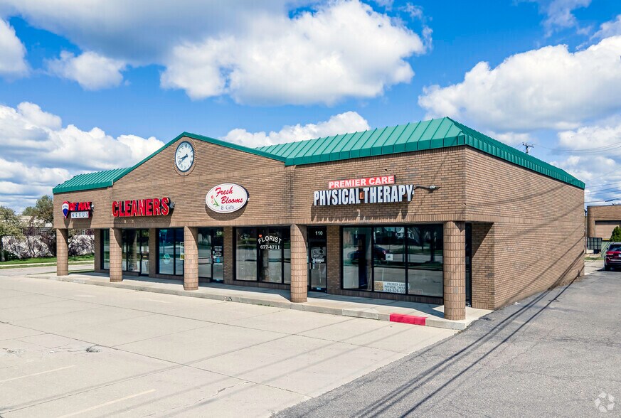 100-160 W 13 Mile Rd, Madison Heights, MI à louer - Photo principale – Image 1 sur 2