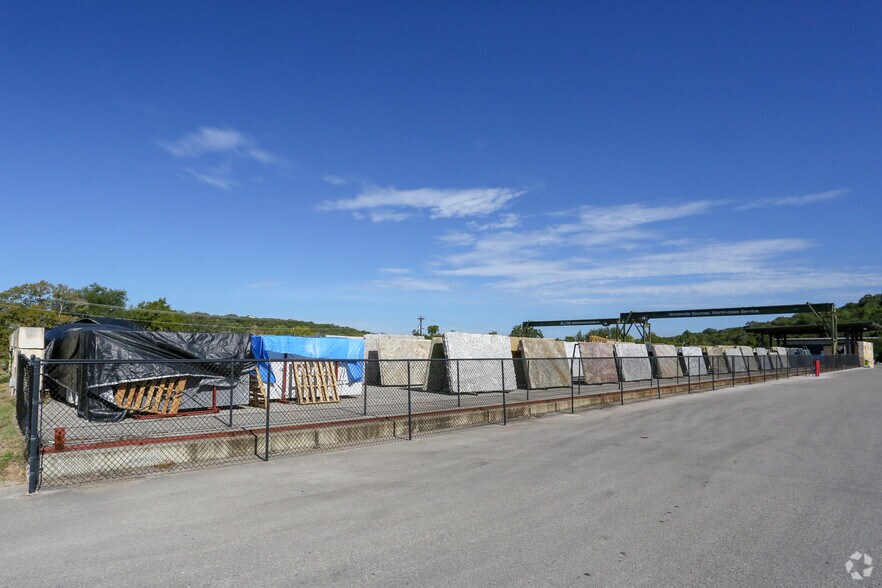 19012 State Highway 71 W, Spicewood, TX à vendre - Photo de l’immeuble – Image 2 sur 2
