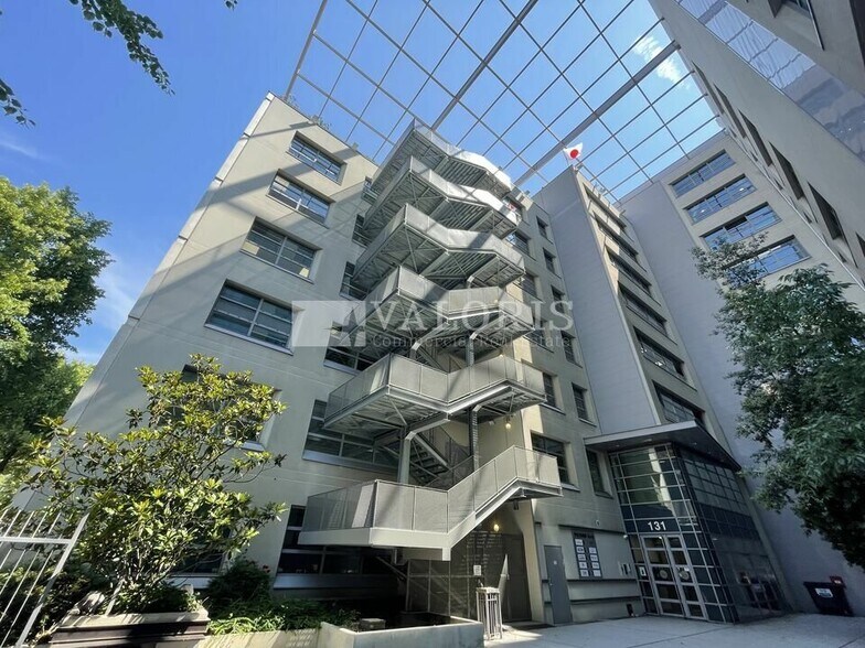 Bureau dans Villeurbanne à louer - Photo de l’immeuble – Image 2 sur 8