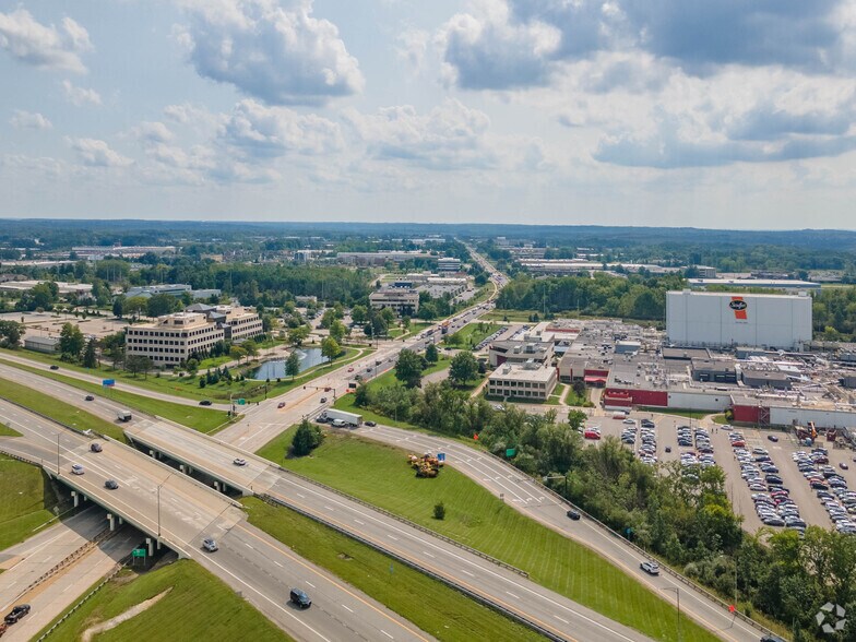 5800 Harper Rd, Solon, OH à louer - Aérien – Image 3 sur 4